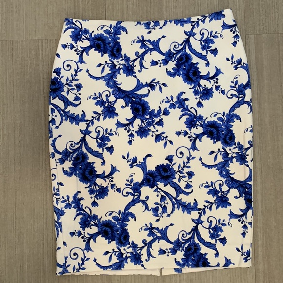 FOREVER 21 blue & white paisley set - Picture 7 of 15